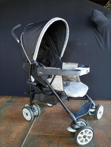 Carrinho + bebê conforto Chicco com isofix