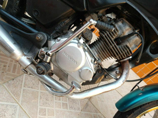 Vendo moto Honda fan 125 toda Boa, pegar e andar. - Foto 4