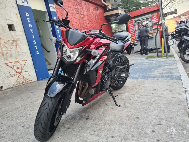 SUZUKI 750