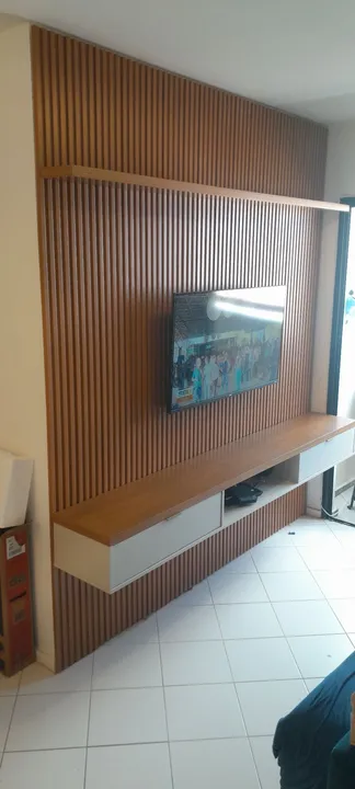 Painel para TV com Prateleira e Nicho - Moderno e Elegante marceneiro reformas confecção