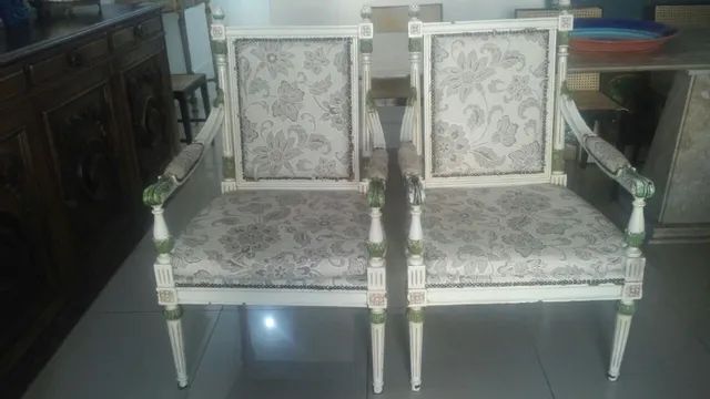 Poltrona Antiga em Estilo Clássico - Foto 2
