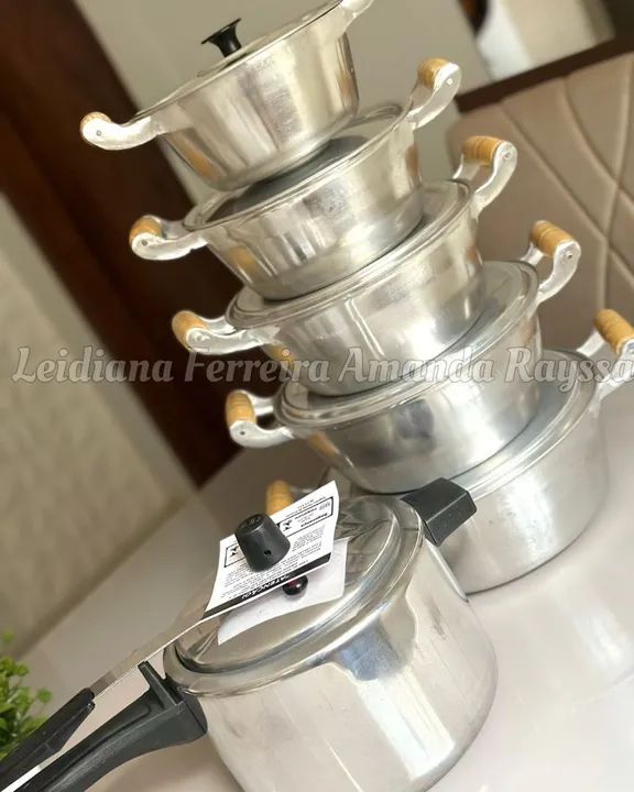 Jogo de Panelas Alumínio batido com panela de pressão 