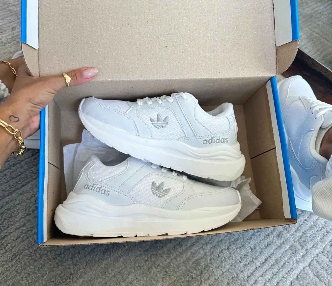 Tênis Adidas femmy fit
