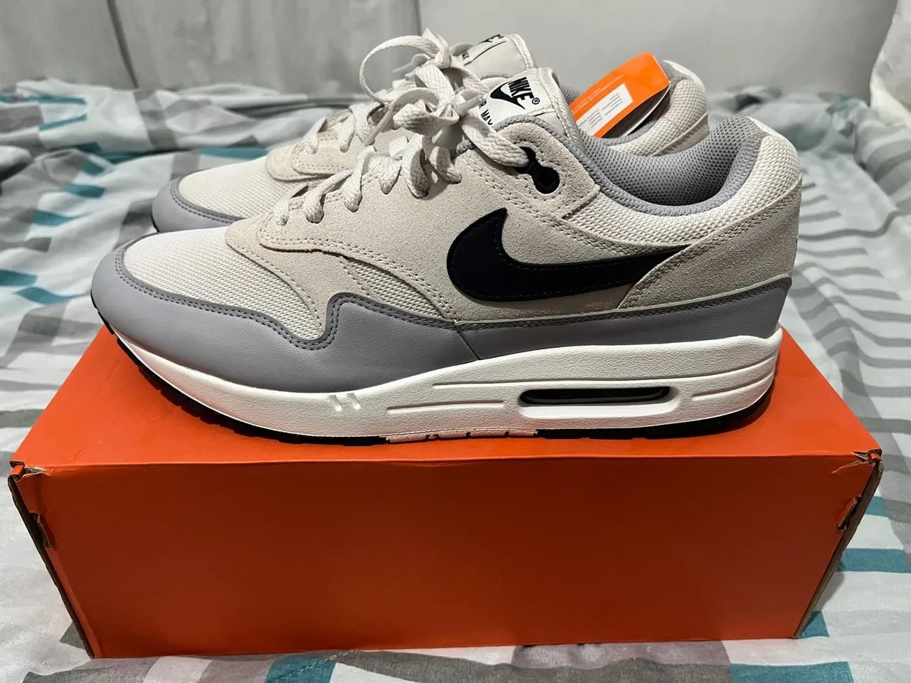 Tênis Nike Air Max 1 Light Grey - Foto 2