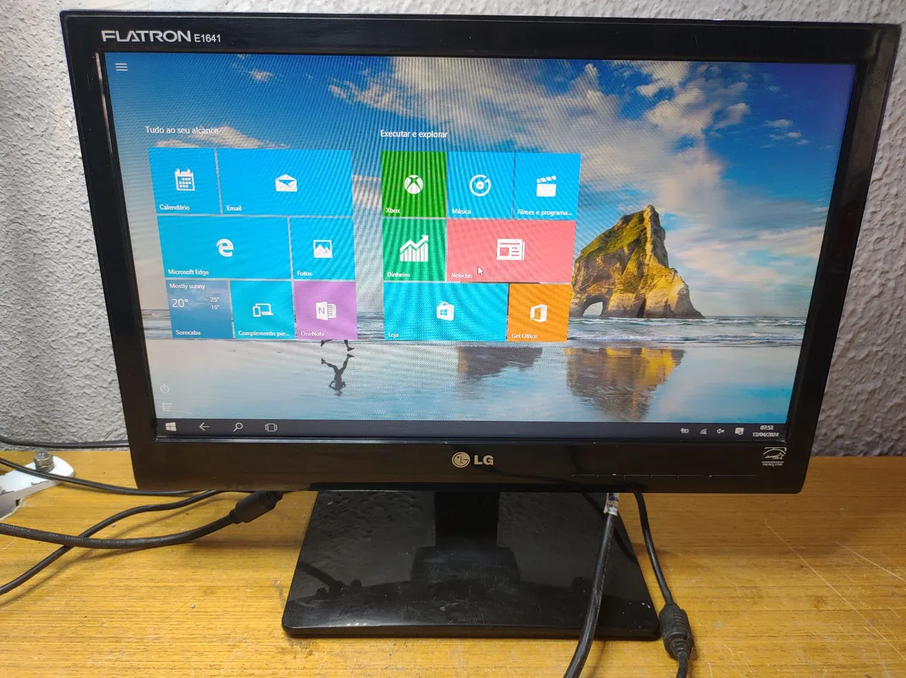 Monitor LG 16 Pol vga