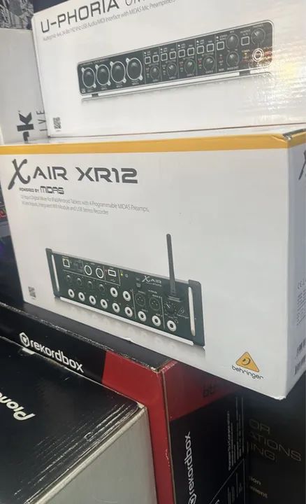 Mesa de som digital behringer xr12 - Foto 2