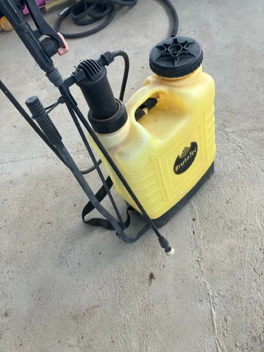 Borrifador de Jardim Brutalec - Usado