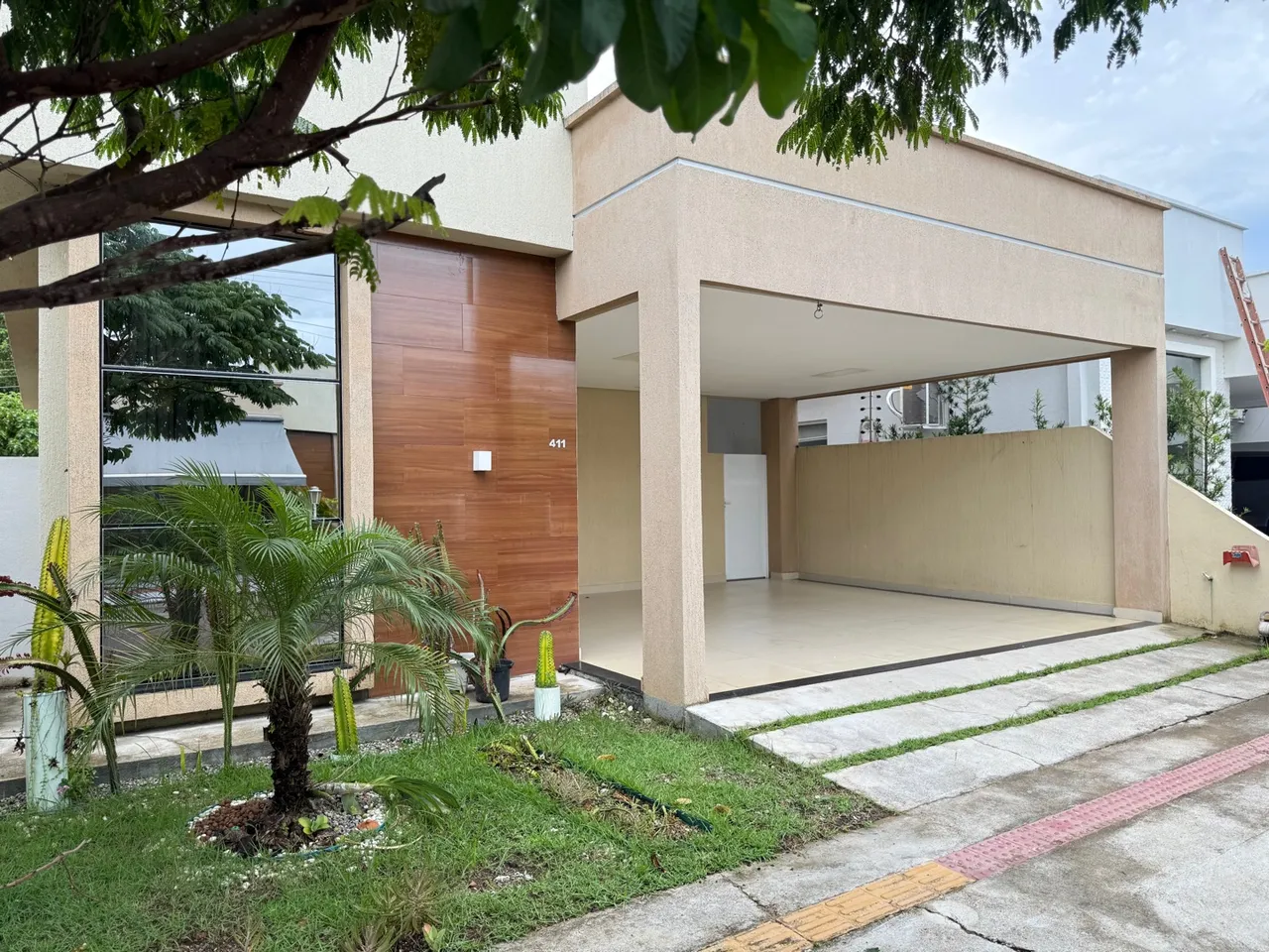 Oportunidade!! Casa Disponível para VENDA no Condomínio Bougainvillea