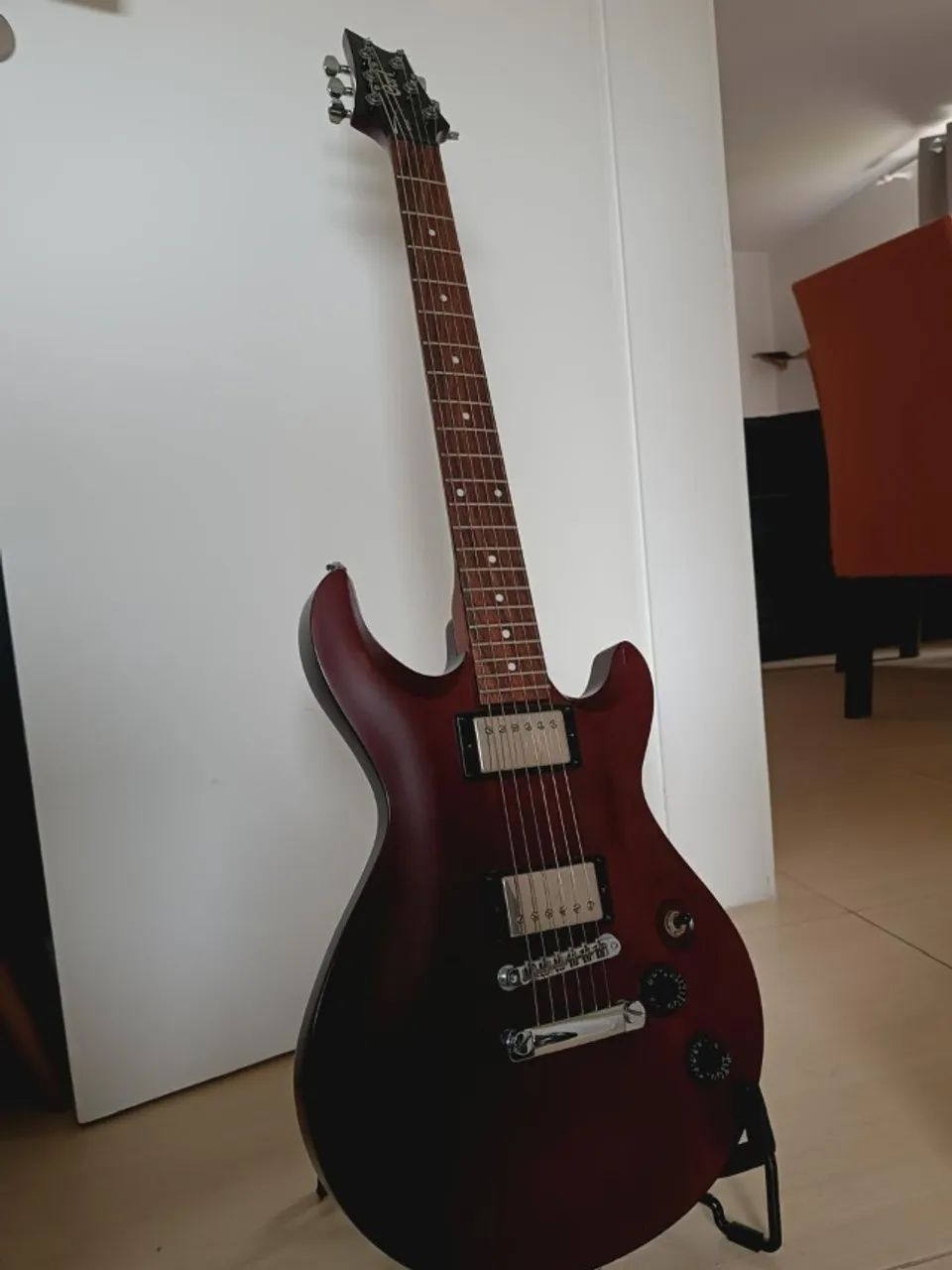 Guitarra Cort M200 + Cube Baby
