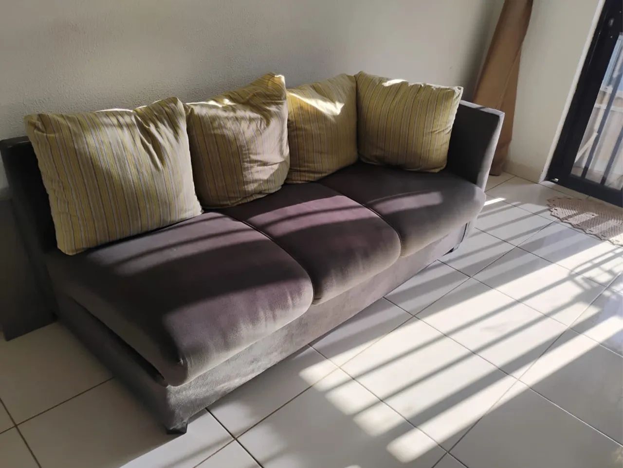 Sofá 64850512152705121