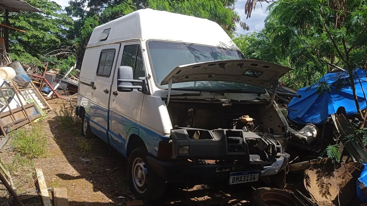 Van trafic diesel motor aberto com motor gasolina