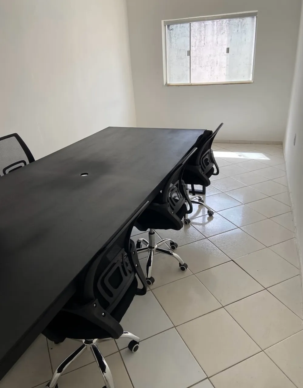 Mesa de Reunião Preta