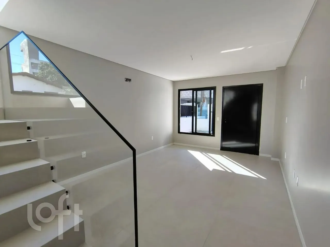 Casa à venda em Ingleses com 137 m², 3 quartos, 2 vagas