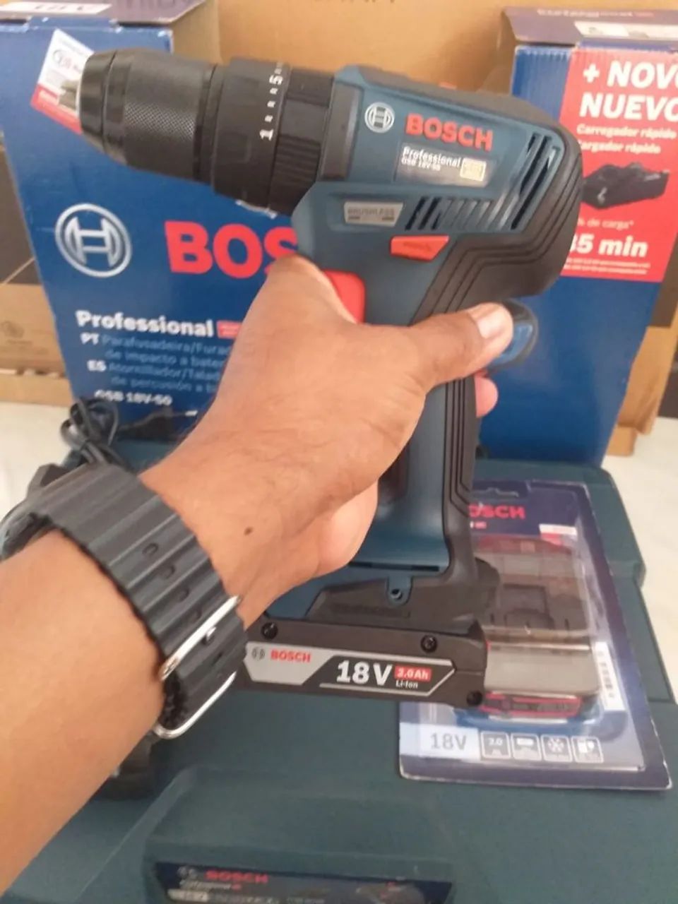 Furadeira/Parafusadeira de Impacto Bosch GSB 18V-50 - Foto 5