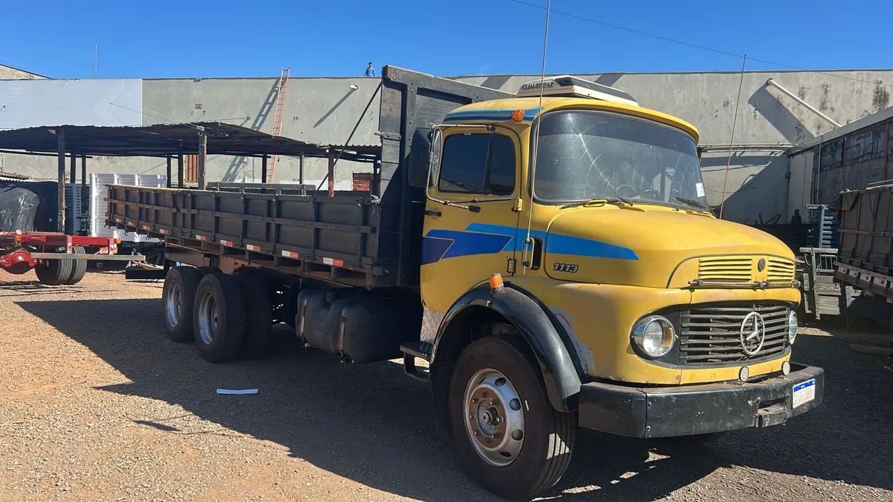 Mercedes 1113 - Foto 2