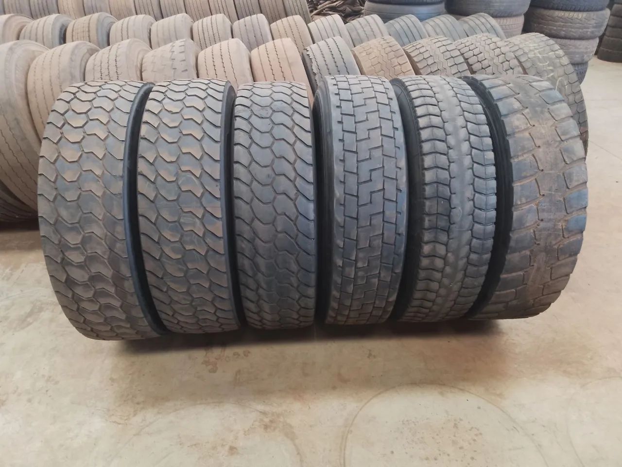 Vende-se pneus 295/80R22. 5 usados  - Foto 6