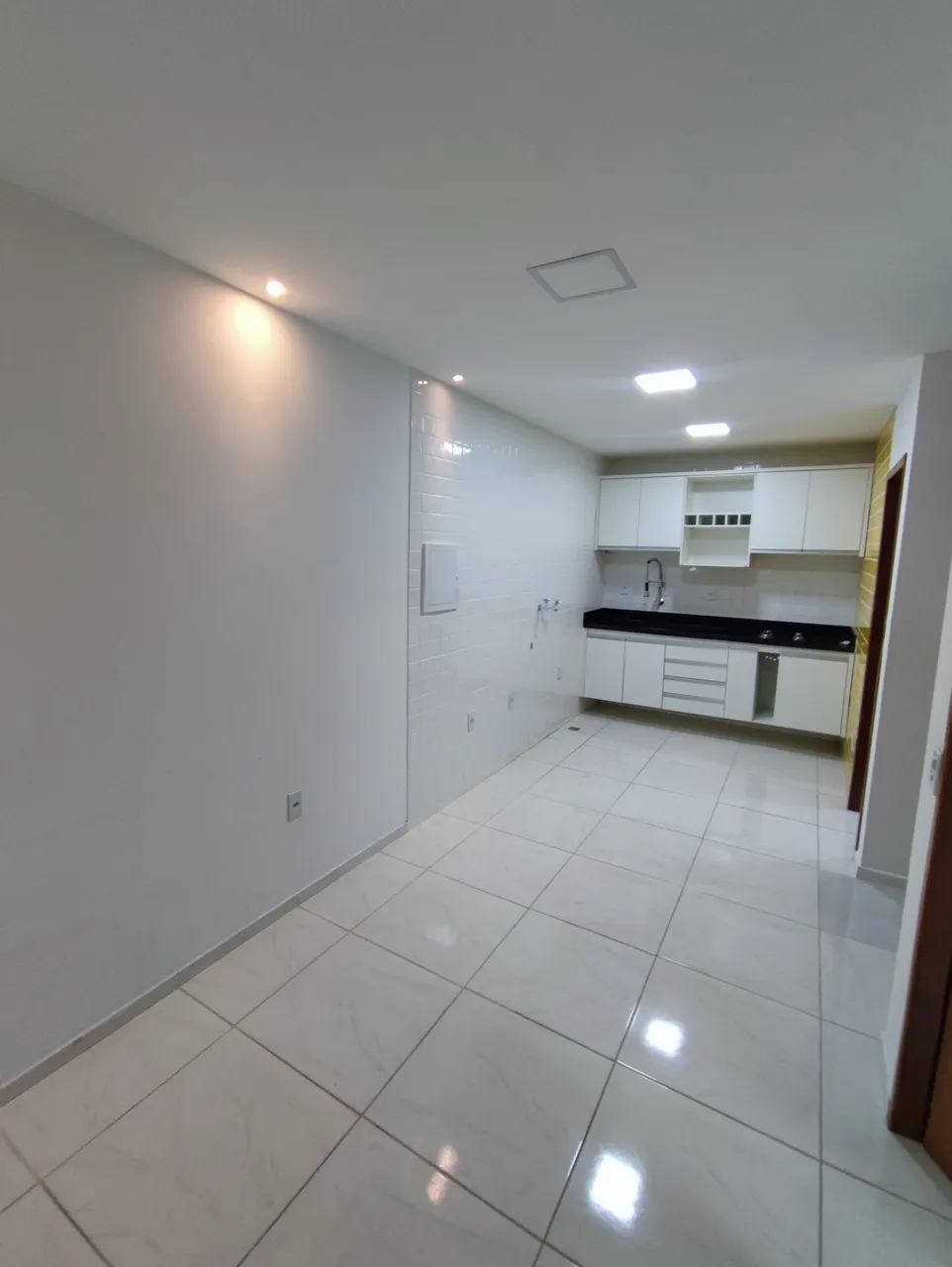 Alugo apartamento de 2 quartos - PAQUE DEZ