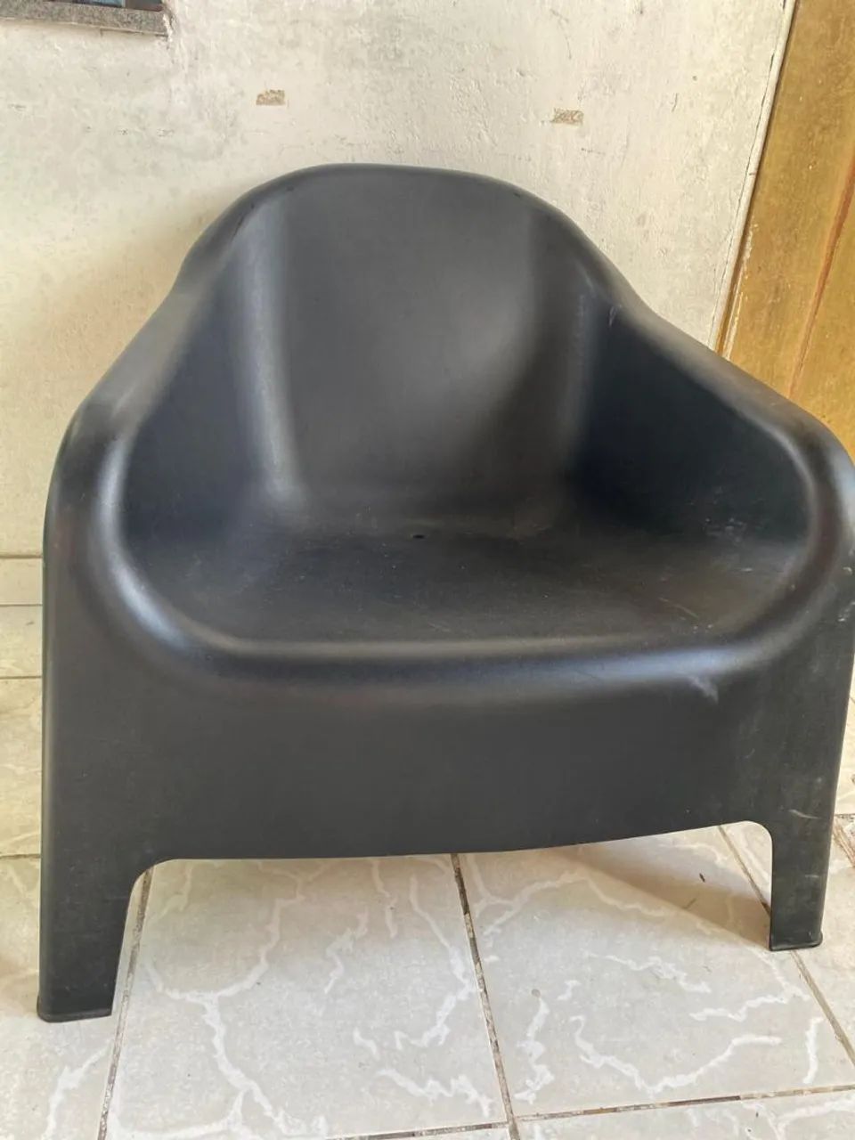 Cadeira de Plástico Preta