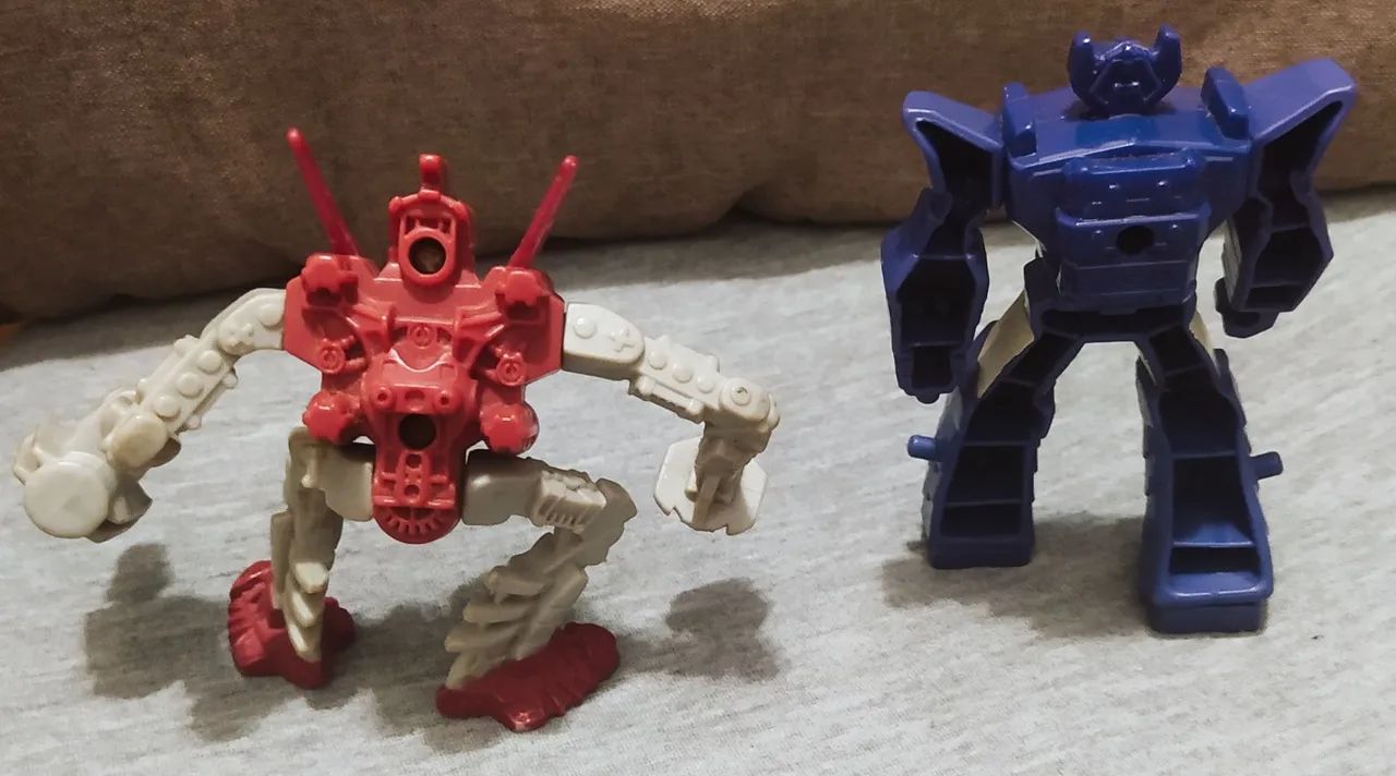 Bonecos Transformers - Optimus Prime e Megatron - Foto 4