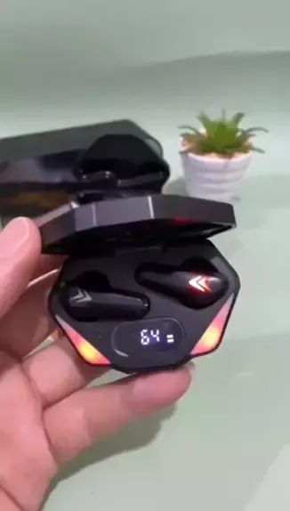 Freebies Game Sleeve Xiaomi X15 TWS Fone de Ouvido Bluetooth com LED RGB 