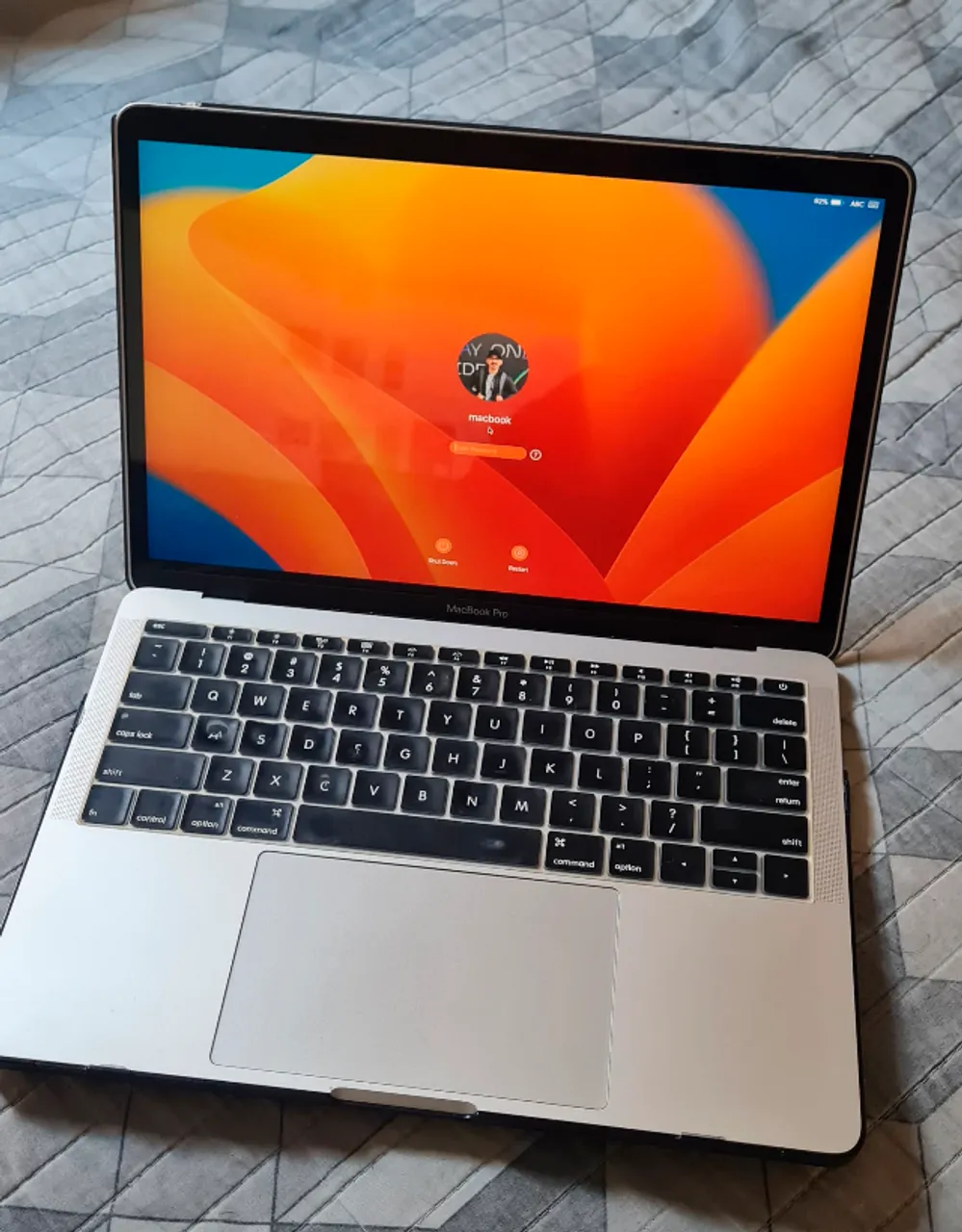 MacBookPro 13インチモデル[2017年/SSD 256GB/メモリ 8GB/2.3GHz