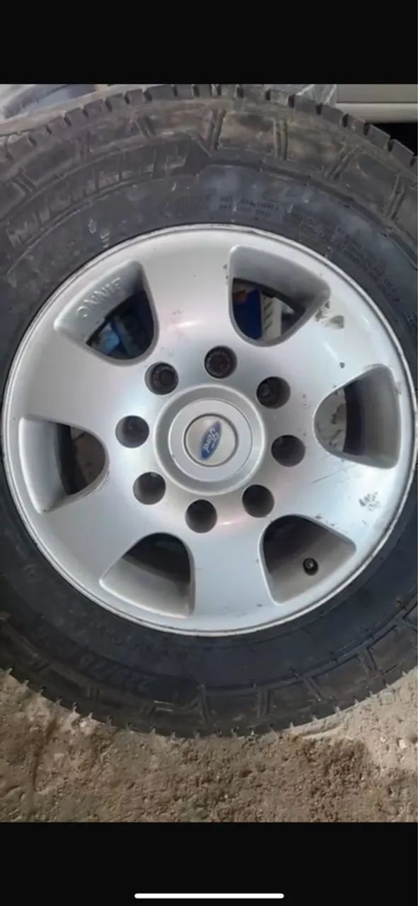 Roda com pneu 265/70R16 para Step Ford F350 F250 pneu final da vida  - Foto 5