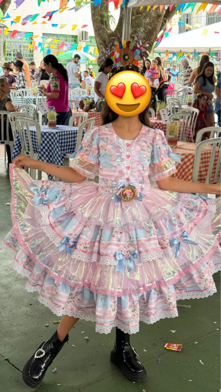Vestido Infantil Festivo Rosa com Detalhes Encantadores