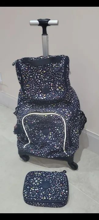 Mochila de rodinhas Kipling