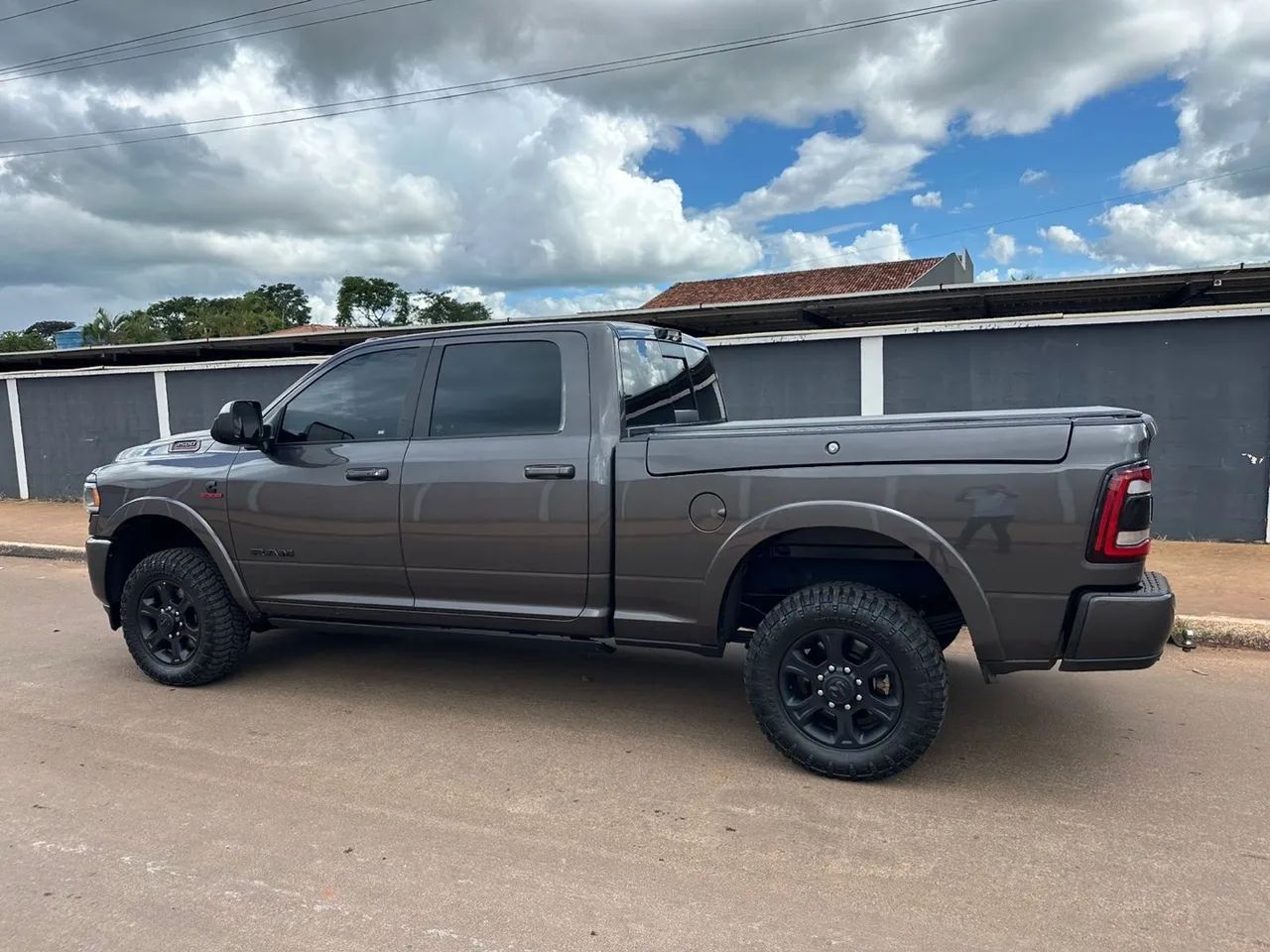 DODGE RAM 3500 NIGHT EDITION  - Foto 5