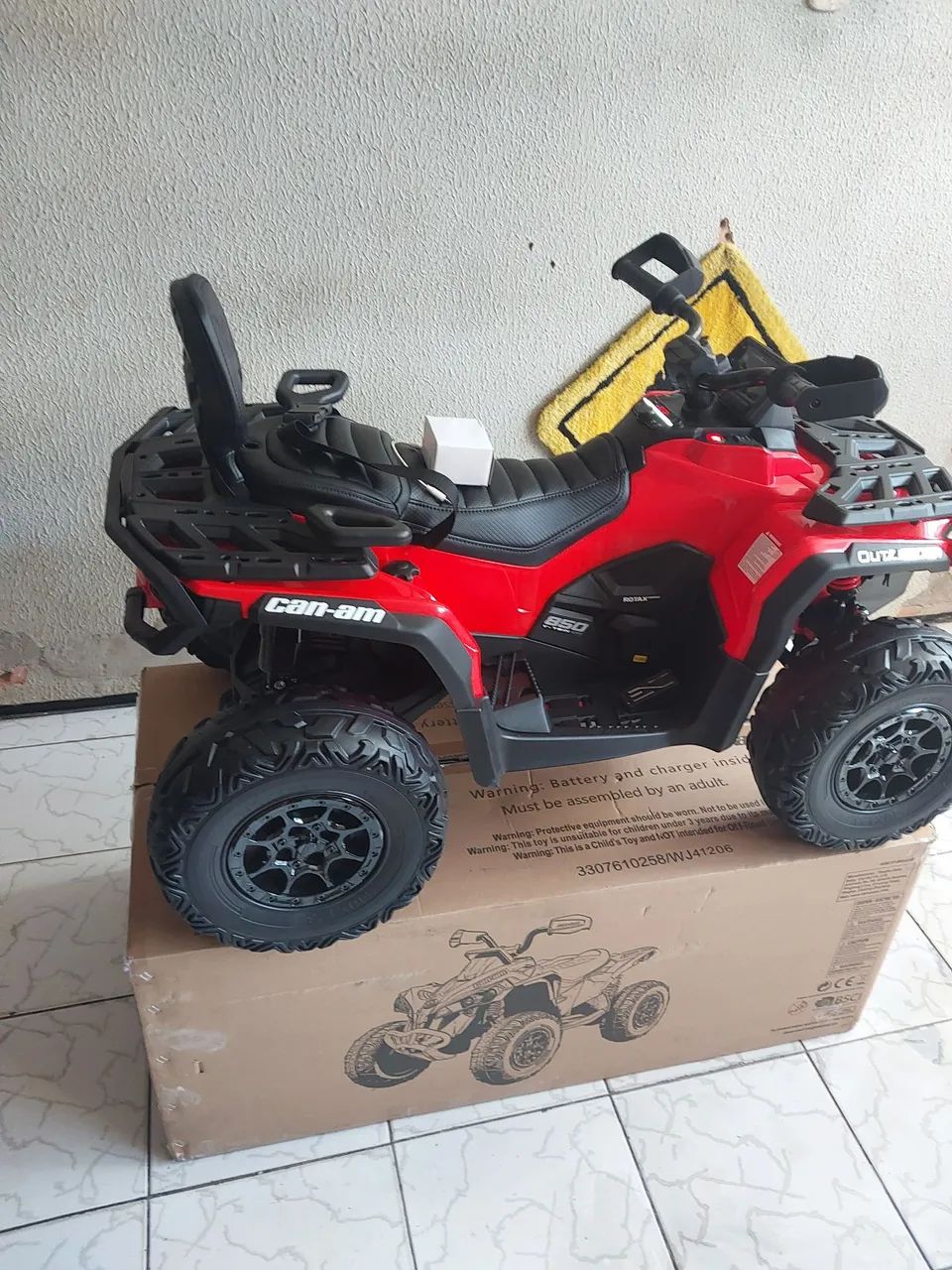 QUADRICICLO CAN-AM 24V 4X2 