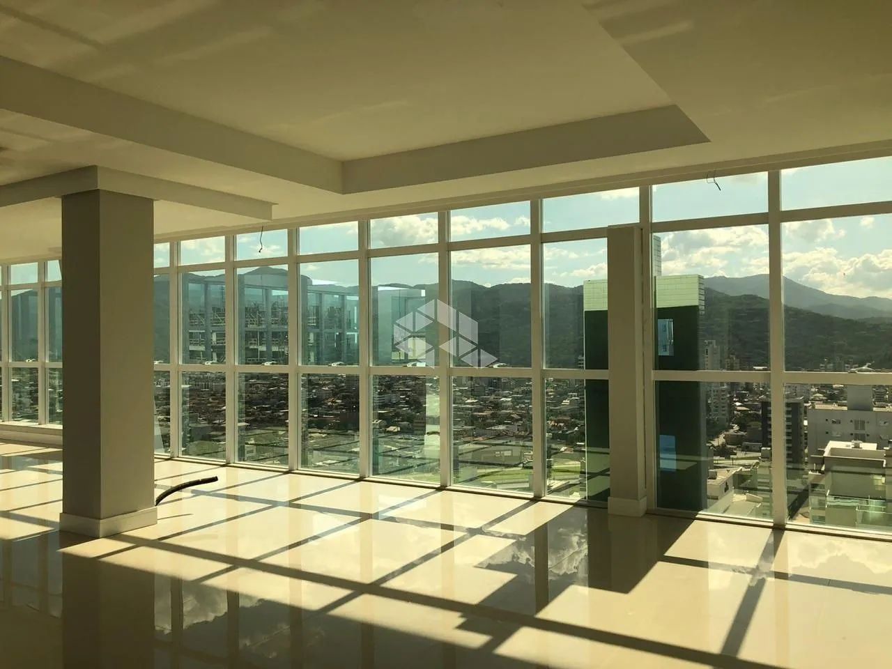 Cobertura Duplex em em Itapema com 5 suítes, 4 vagas e 417m² privativo - Foto 3