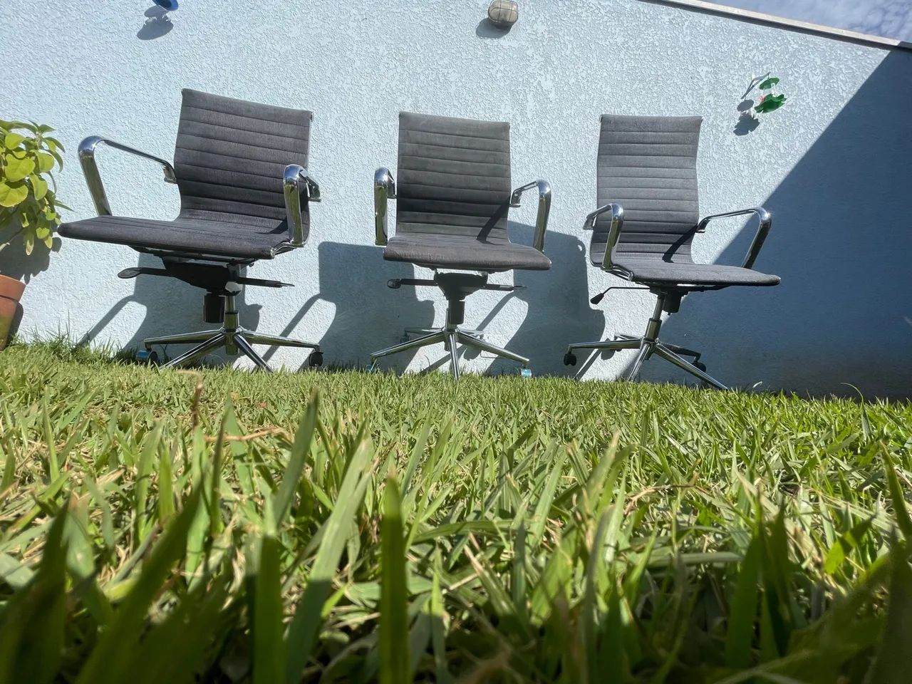 3 Cadeiras de Escritório Giratórias com Rodinhas - Foto 4