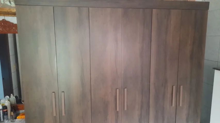 GUARDA ROUPAS 06 PORTAS Med.: 2,00m largura x 2,18m altura x 0,47m profund. - Foto 2