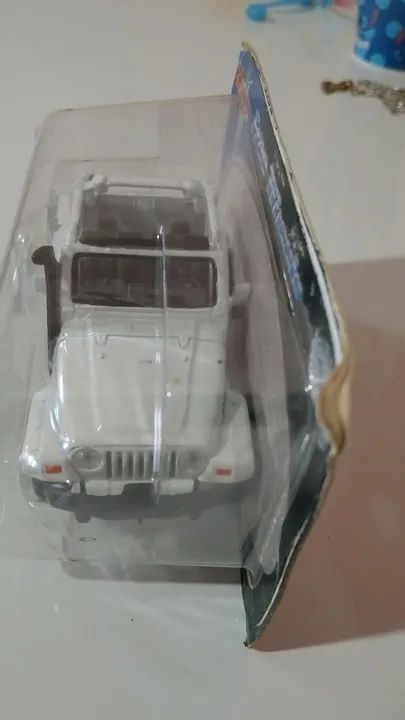 Miniatura Jipe Ricucon 1/43 lacrada - Foto 2