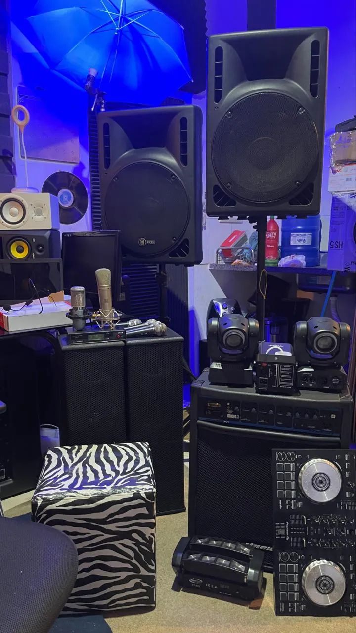 Som e iluminação e material pra Dj  para pequenos eventos  - Foto 5