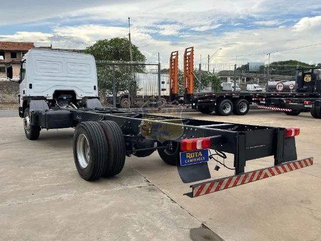 MERCEDES BENZ ATEGO 1719  TOCO 4X2 ANO 2020/ KM BAIXO/ UNICO DONO - Foto 14