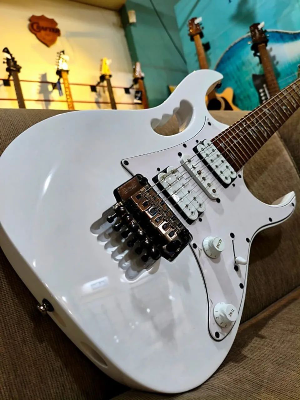 Guitarra Super Stratocaster Ibanez Steve Vai Signature Jem Jr