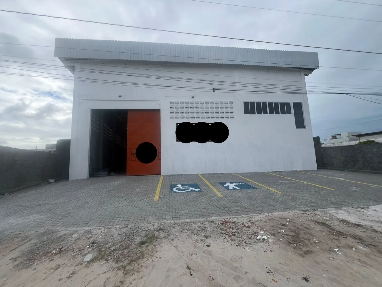 Galpão com 700 m2 às margens da BR 230 em Cabedelo