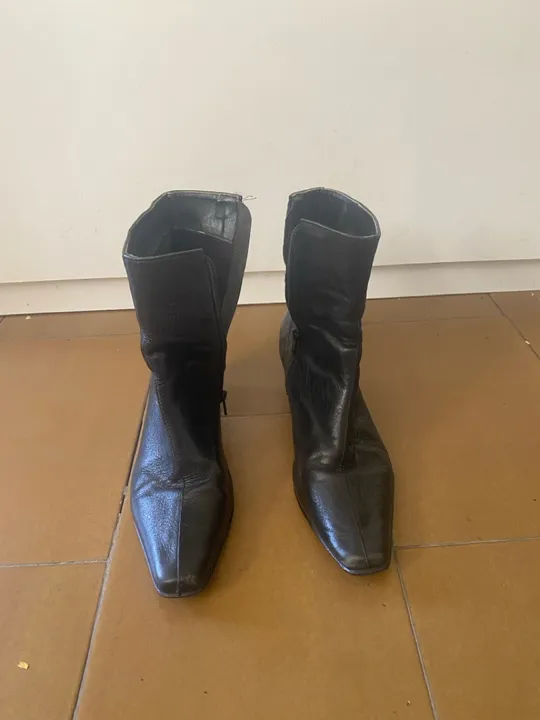 Botas de Couro Preto