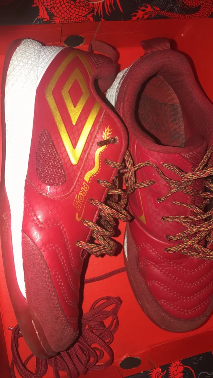 Chuteira Umbro PRO5 BUMP DRAGON