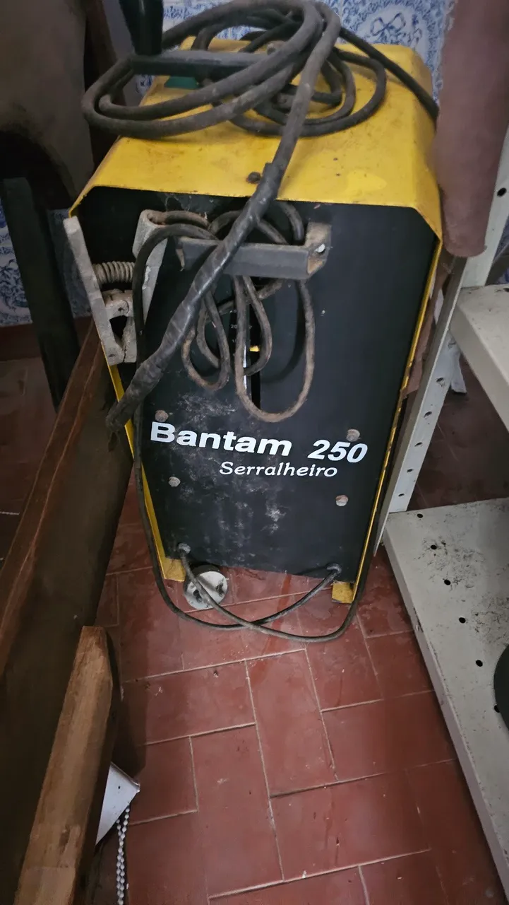 Solda Elétrica Bantam 250 Serralheiro Muito Nova