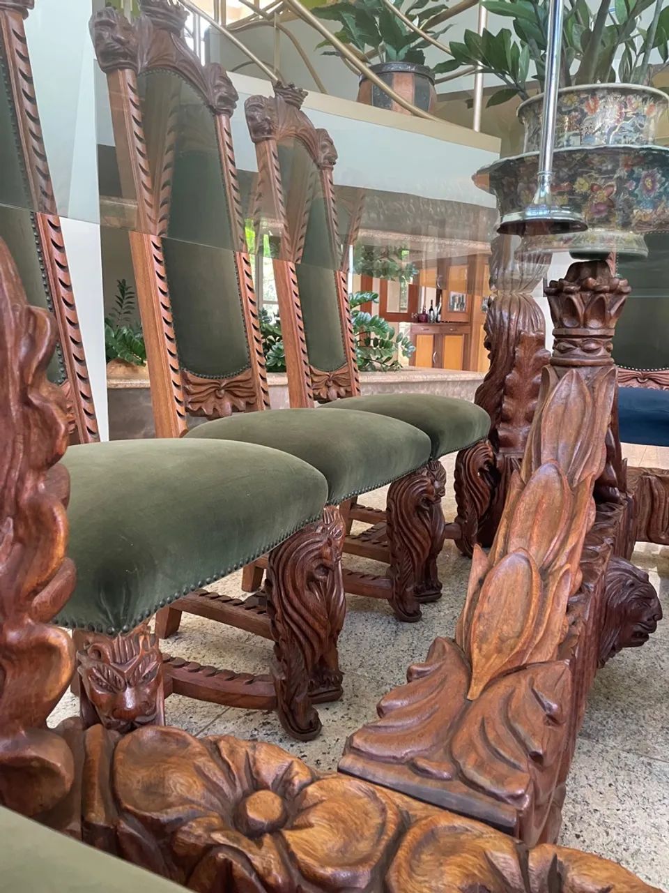 Mesa de Jantar de Madeira Maciça com 8 Cadeiras - Foto 4