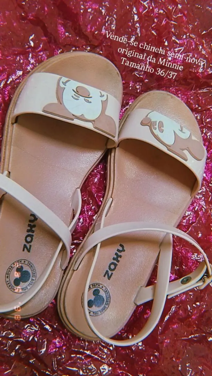 Vende-se chinelo da Minnie semi nova