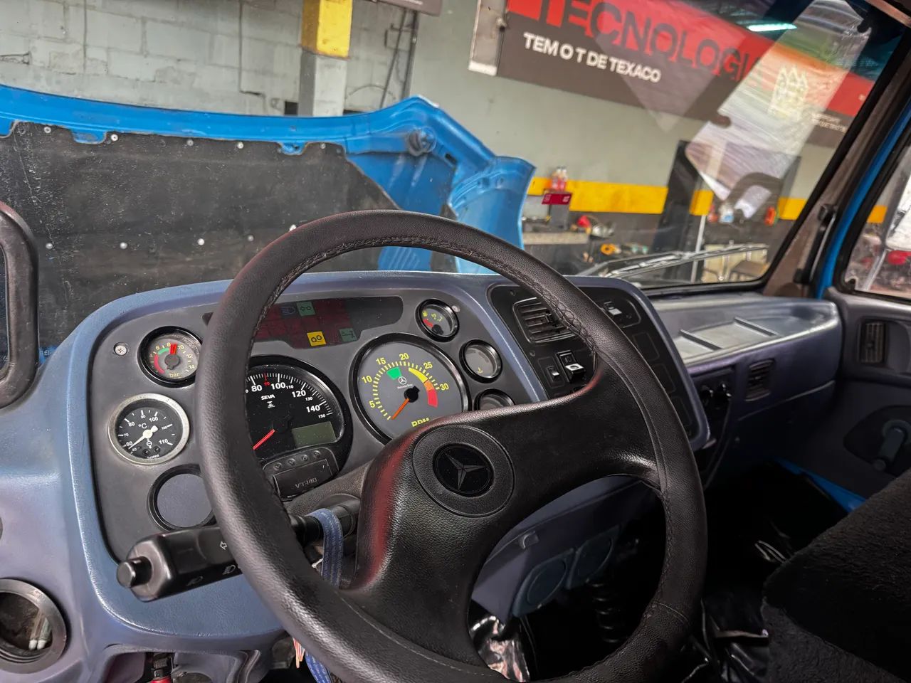 Mercedes L1620  Ano 2005 - Foto 12