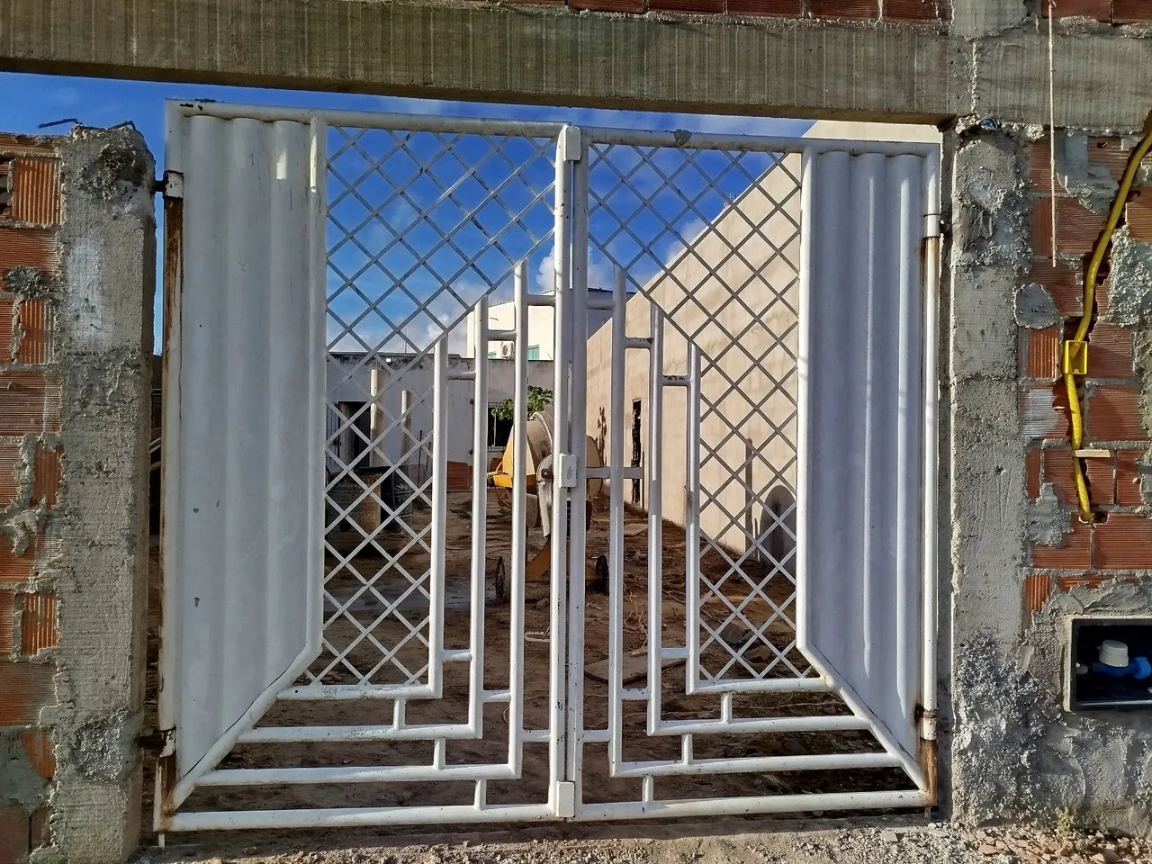 Portão de ferro 240 x 210 cm