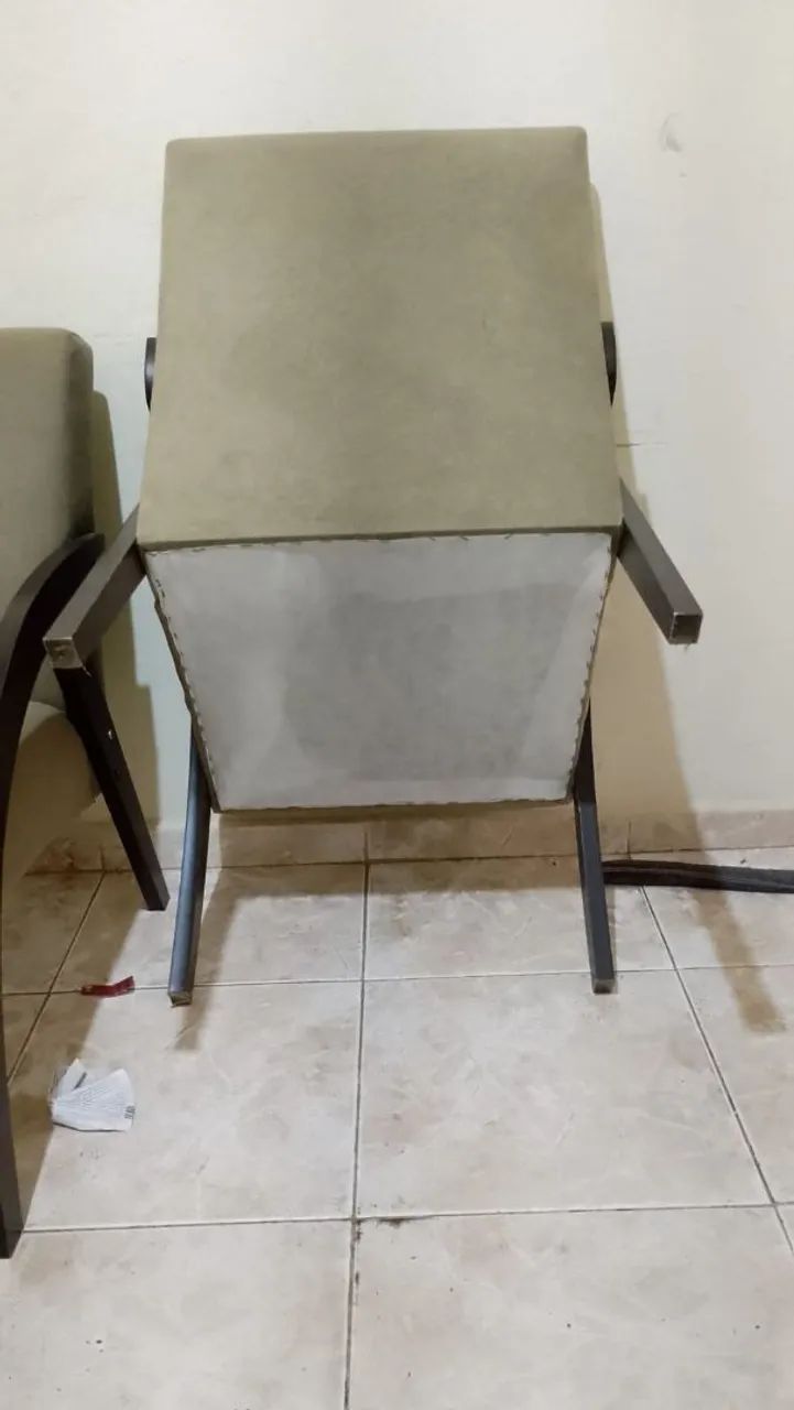 Poltronas em madeira maciça - Foto 2