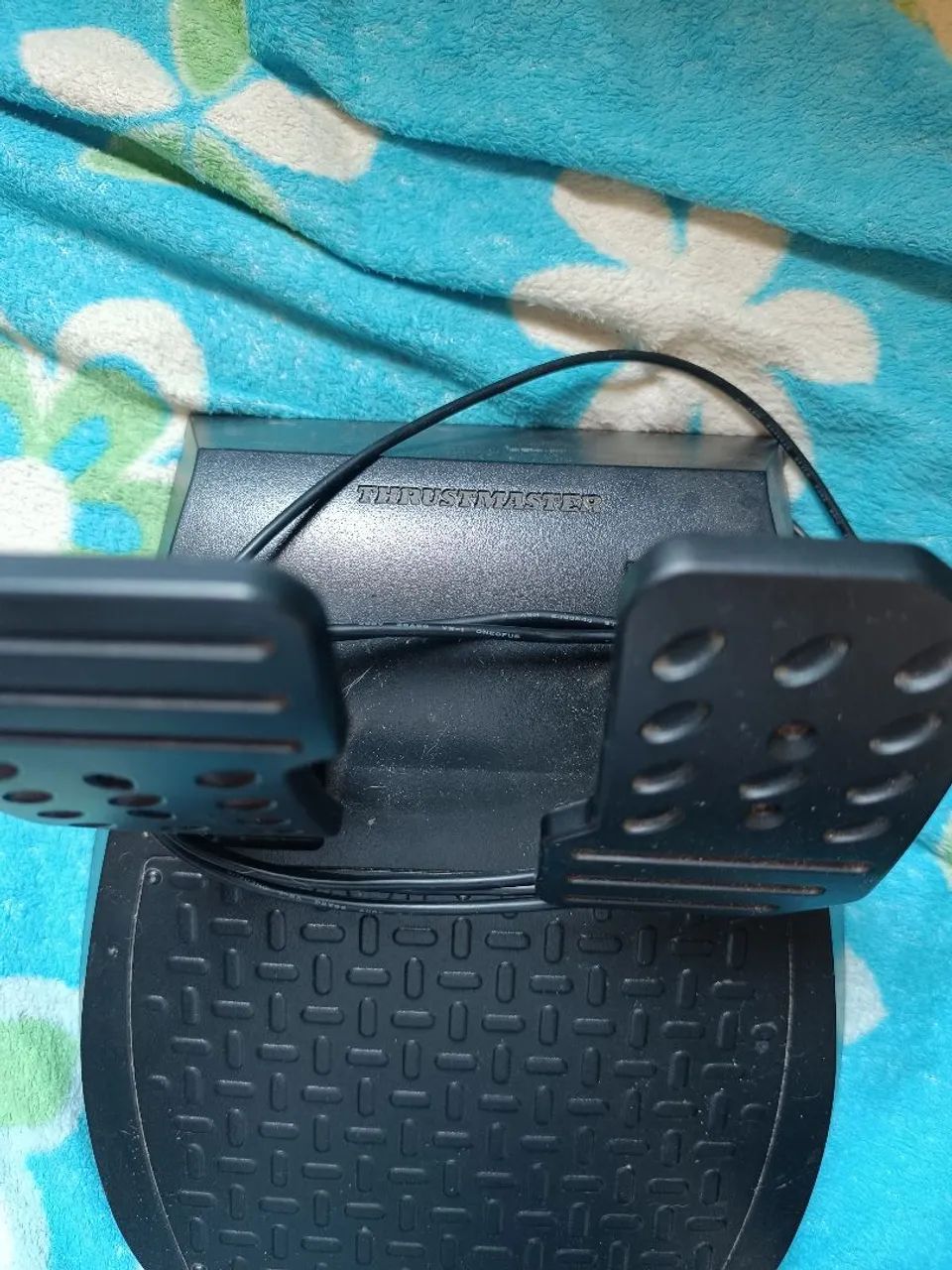 Volante thrusmaster Ferrari para Playstation 4 , 5 e Computador  - Foto 4