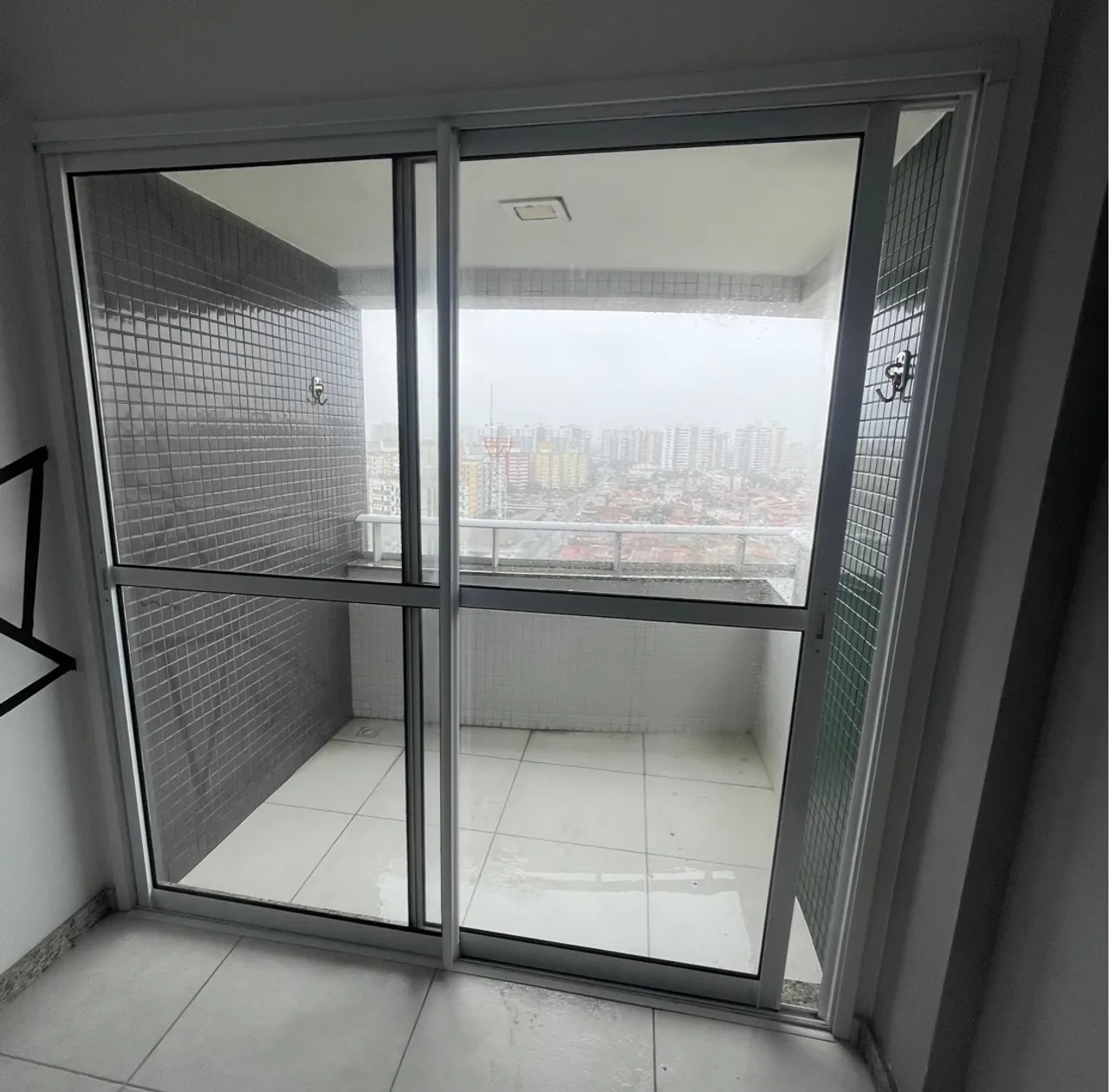 Porta esquadria de alumínio