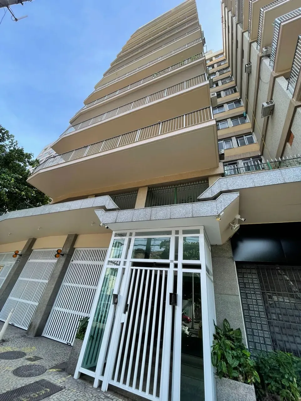 Imóvel para aluguel tem 86 metros quadrados com 2 quartos em Botafogo - Rio de Janeiro - R