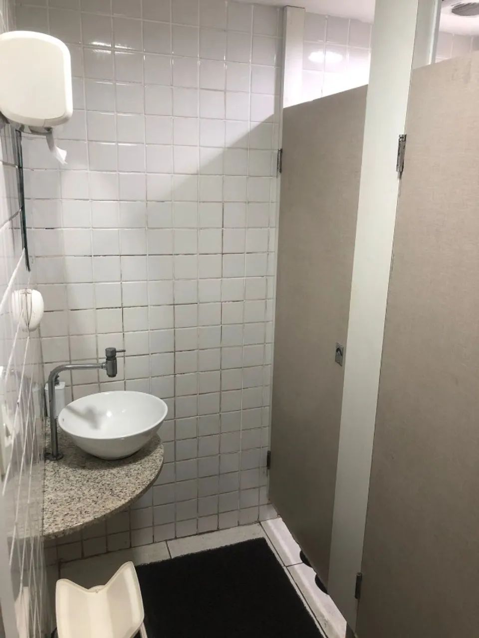 Sala comercial em Sobreloja na 25 de Agosto - Foto 4